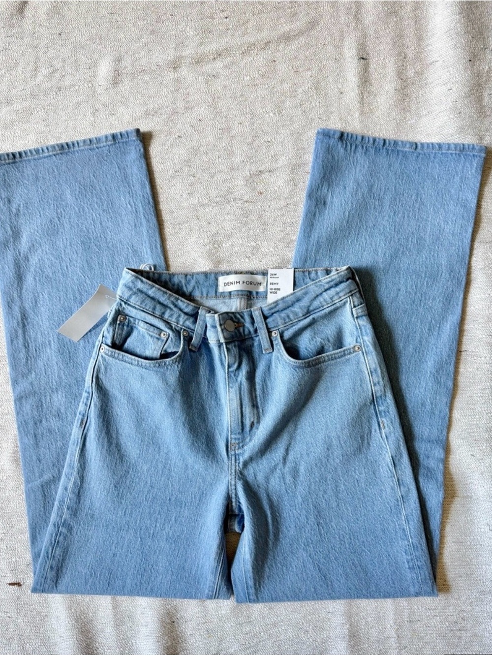 DENIM FORUM Remy Hi Rise Wide 26 True Super Light Blue - Picture 6 of 10